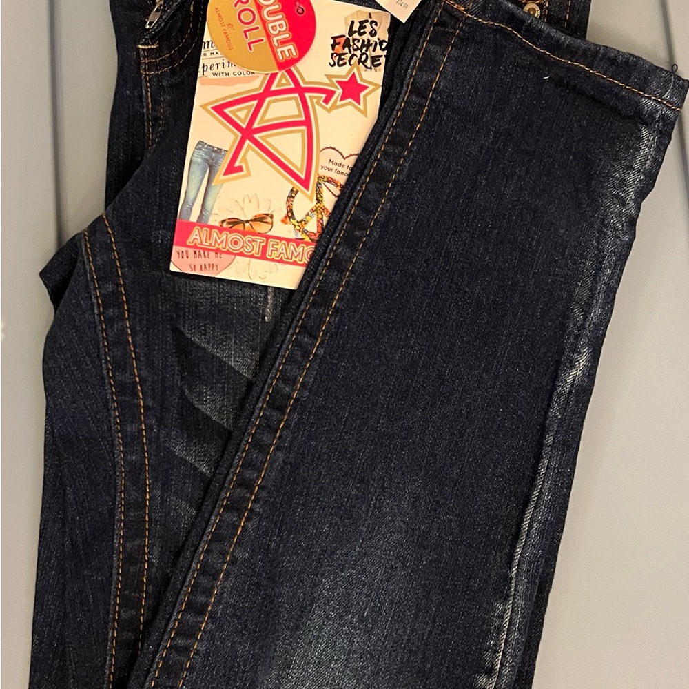 Women’s distressed blue skinny Jeans fit size 9. Never worn - Picture 10 of 10